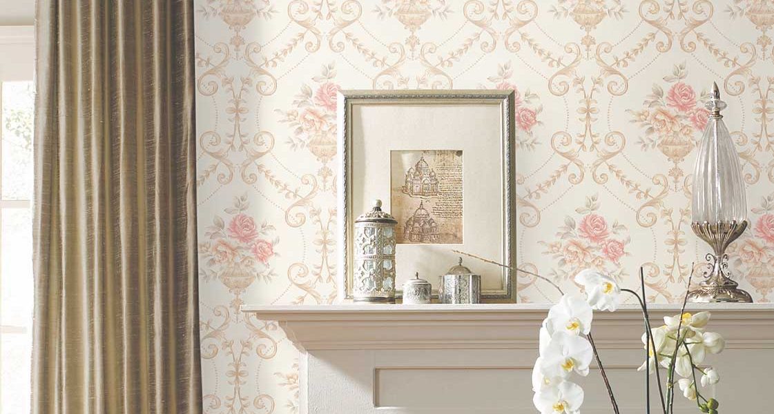 Regular preprinted floral wallpaper in the living room